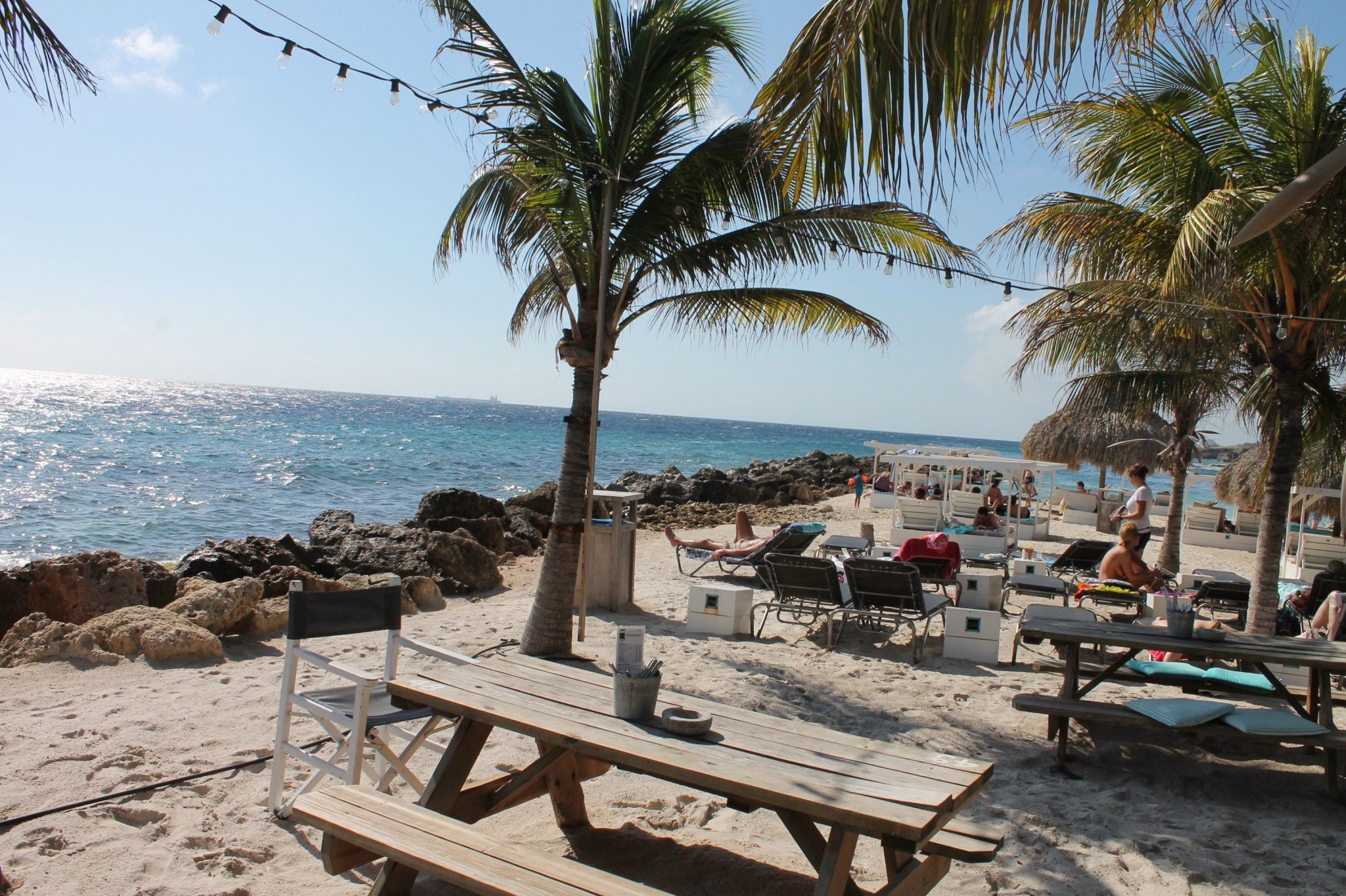 Zest Curacao-recensie-review-strandtent-strand-hotspot-kinderen-caracasbaai-zwemmen-reisblog